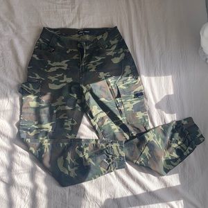 Camo print side pocket cargo pants